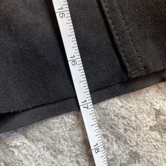 Aritzia Wilfred Free Vegan Faux Suede Mini Skirt Snap Button Front Black Size 2 - Picture 6 of 7